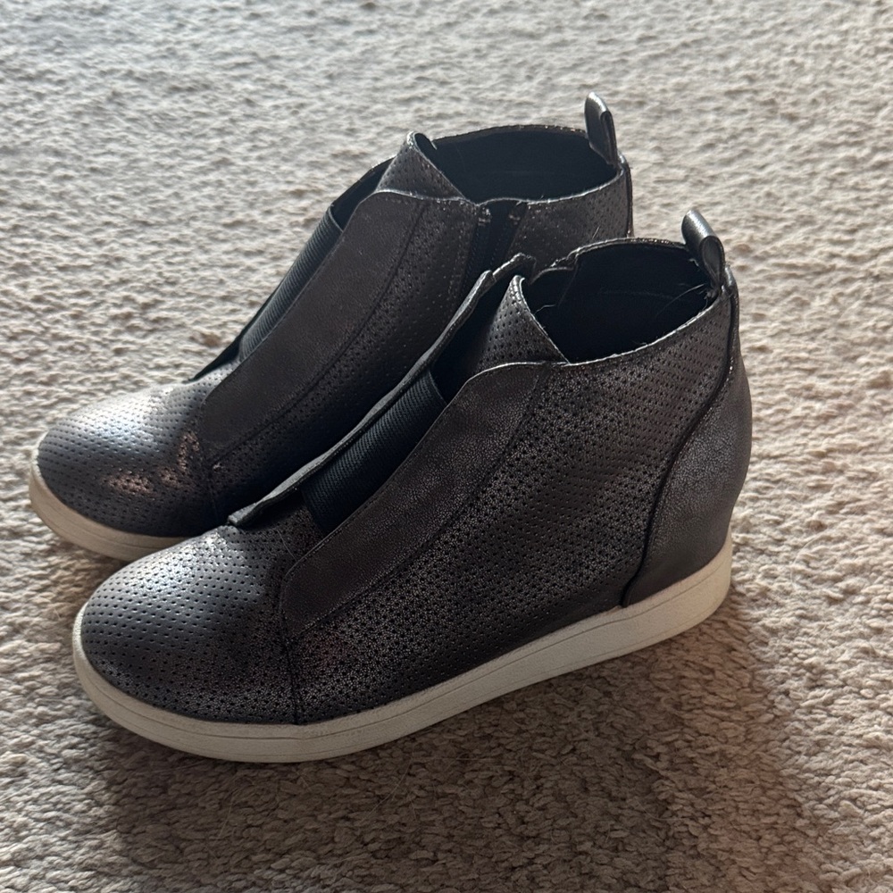 Mia Shoes Shimmering Gray Wedge Sneakers